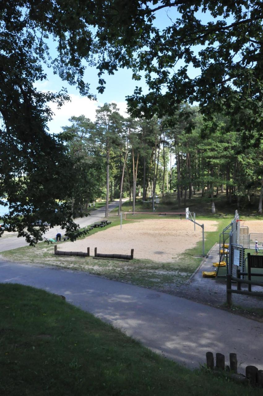 Pokoje Hotelowe Nad Jeziorem Jelen Bytow  Bagian luar foto